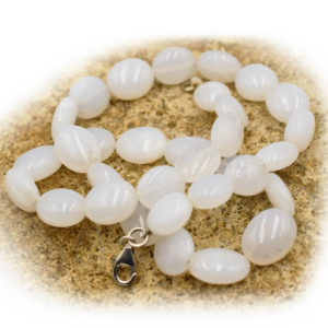 Collier de perles de Pierres de lune blanches