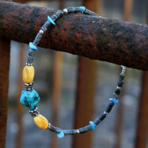 Bracelet de perles turquoise ambre et jade noir